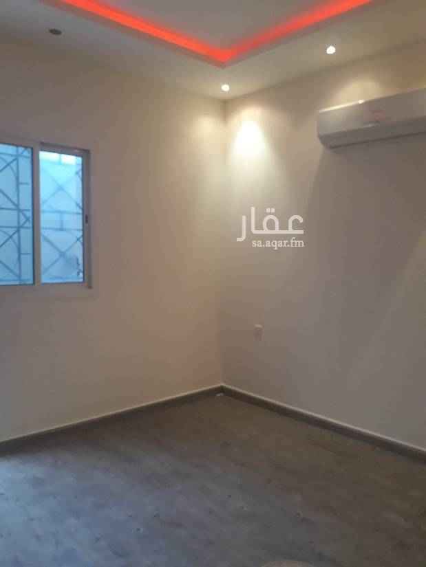 1756509 شقة عزاب غرفة وصالة وحمام ومطبخ راكب مكيفات اسبلت ومطبخ نظيغة. مدخل خاص معه حوش السعر 22 الف للتواصل 0583354729