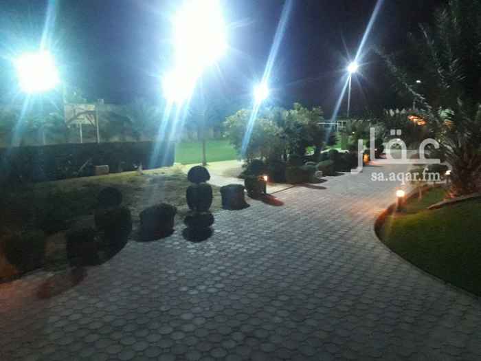 1379756 استراحه يوجد بها مسطحات خضراء وصاله ٦×٧ مع جلسه خارجيه مع العاب اطفال كما يوجد بها مطبخ ويوجد غرف نوم كما يوجد مشب ٨×٥ + مجلس رجال ٦×٤ + مقلط ٦×٤ +جلسه خارجيه + ملعب كورة كبير عشب طبيعي +ملعب طائره +ملعب سله / للحجز والاستفسار الاتصال علا الرقم ٠٥٨٣٣٥٨٥٨٦