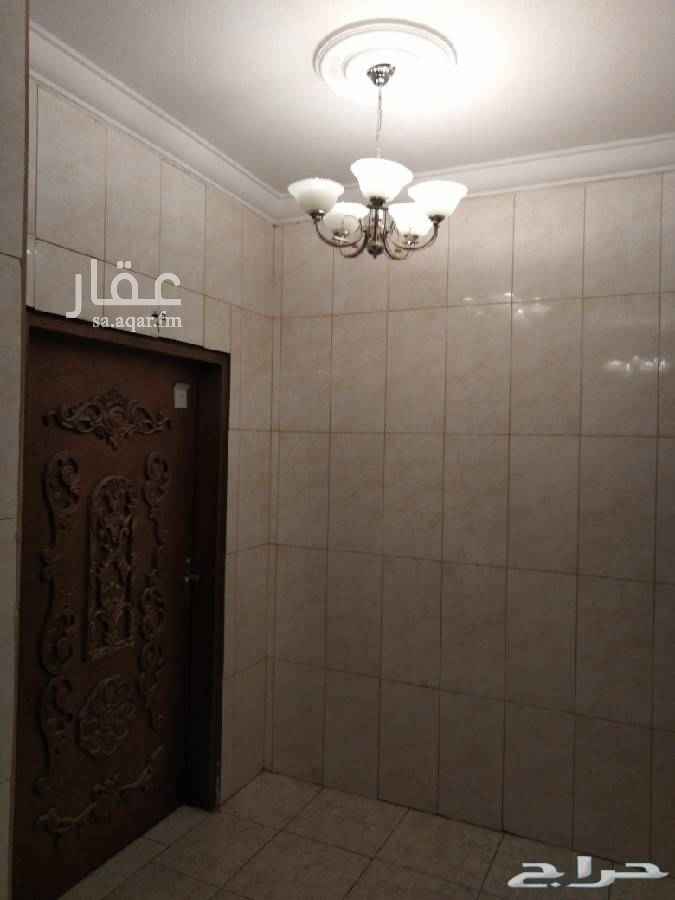 1758817