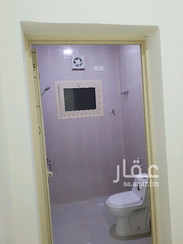1352993 للايجار فيلا حي الصواري
مكتب محمد الدوسري
0500794766
0583508530