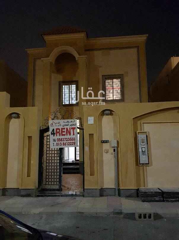 1637785 فيلا في الفاخريه (حي الشعله)
مكون من
مجلس رجال + مجلس حريم
غرفة طعام
صاله
مطبخ
٤غرف نوم منهم غرفتين ماستر
غرفة شغاله
٦حمامات
غرفة غسيل
سعر الايجار ٤٥٠٠٠ علي دفعتين و٤٢٠٠٠ دفعه واحده