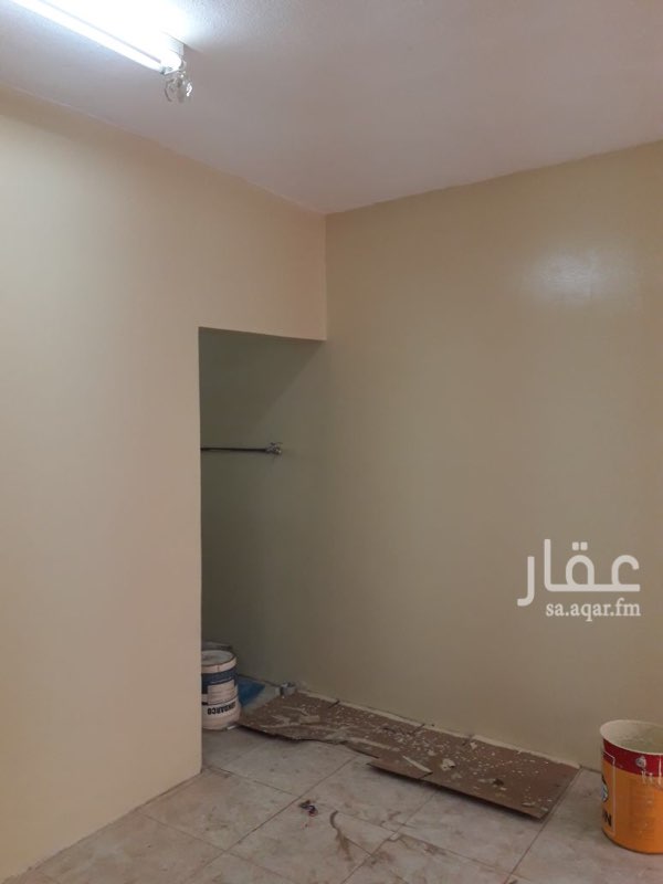1134906 وحدات سكنية للايجار غرفه وصاله ودورة مياه مع مطبخ صغير ملحق بالصاله مؤثثة اثاث جديد وتشطيب جديد بالف وخمس مائة ريال مع الصيانة والكهرباء والماء قريبه من مستشفى الملك فهد المركزي ب ابو عريش تبعد حوالي سبعين متر عن المستشفى بها مياه جوفيه بئر ارتوازي و قريب من معلب الامير محمد بن ناصر القريب من المستشفى
ويوجد غرفه اصغر للايجار ب ١٠٠٠ ريال غرفه مع دورة مياه مع مطبخ صغير ملحق مؤثثة بالكامل
ولها مواقف خاصه للعماره
يوجد ايضا لدينا وحدات مكونه من غرفه وصالة بدون اثاث بقيمة ١٢٠٠ شاملة الخدمات