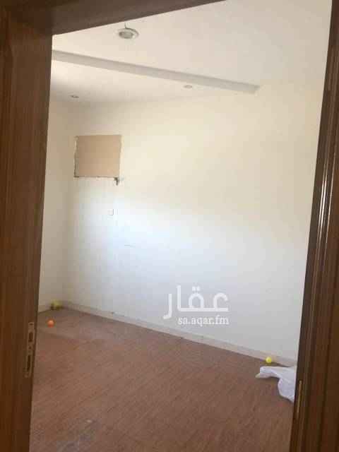 1645409 شقه ٣ غرف وصاله وحمامين ومطبخ مع سطح الدور الثاني في فيلا موقع ممتاز مقابل مسجد قريب من خدمات السعر نهائي