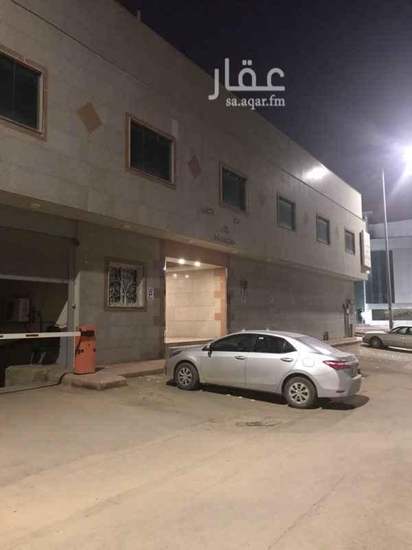 1561311 مكتب مساحته 196م مقسم الى 7 مكاتب وبارتشن استقبال القواطع زجاجية اسقف جبسية إناره LED موفرة للكهرباء أرضيات باركية دورتين مياة مدخلين منفصلين كما يوجد كامرات مراقبه و تمديدات سنترال وانترنت ومداخل بالبصمة للمكتب ومواقف بالقبو وحارس عمارة