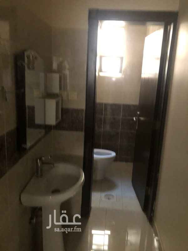 1747446 شقه دور اول اربع غرف ومطبخ وصاله ودورتين مياه مجدد البويه والكهرباء
