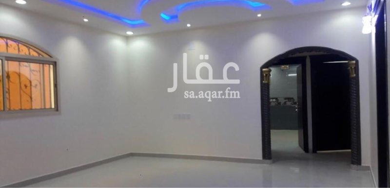 1734865 فيلا درج بالصالة
المساحة ٣٩٠ فيلا + شقتين
الرياض حي العزيزية , لؤلؤة العزيزية , شارع علي رضا , خلف مدارس, على شارع ٢٠ واجهة حجر أردني.
الدور الأرضي: مجلس رجال , مقلط رجال , مجلس نساء , مقلط نساء , مطبخ داخلي ،مطبخ خارجي صالة كبيرة دورتين مياه اعزكم الله.
الدور الثاني: عدد ثلاث غرف نوم و دورتين مياه اعزكم الله.
الحوش : مشب خارجي + دورة مياه اعزكم الله ، كراج مضلل .
الفيلا مكيفات أسبلت راكبه والمطبخ الخارجي راكب إضافة لرفوف تخزين تفصيل.
الفيلا مؤجره بالكامل عليها بنك الرياض
تواصل واتس0590001719