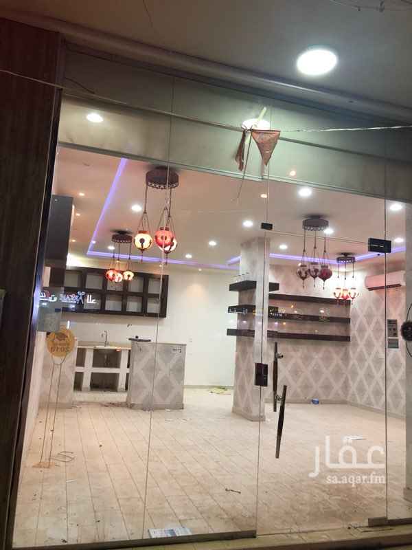 1512767 معرضين مفتوحات على بعض وقابله للفصل ومقابل ممشاء الصحافه وعندالمحلات رصيف مشاه
الموقع الصحافه مربع ٨ بعد اسواق المزرعه بكيلو
شارع الامير ناصر بن سعود بن فرحان ال سعود