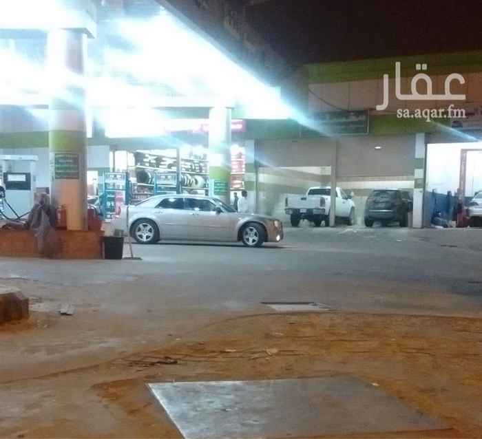 1585451 مغسلة سيارات على طريق سعيد ابن زيد في حي قرطبة مدخل سيارتين في محطة سهم النفط
