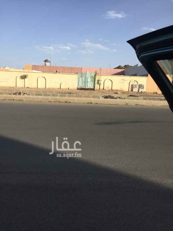 1647478 غرفتين وصاله ومطبخ +حمام وحوش كبير في الزهره خلف بلدية العيون