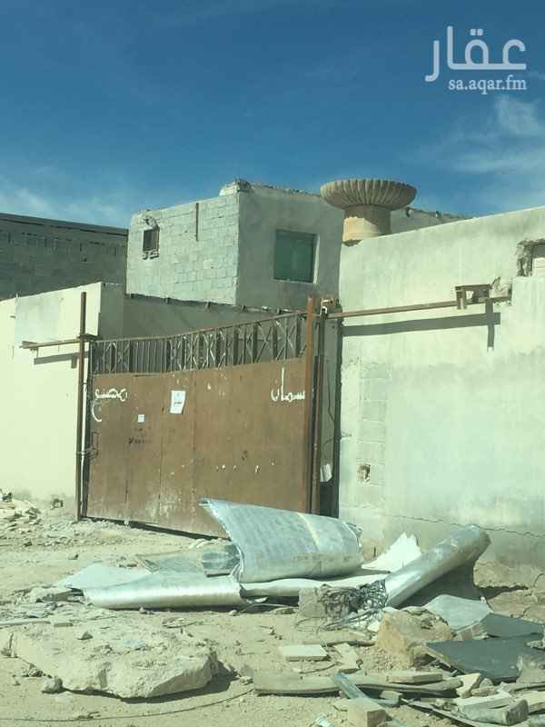 1272417 حوش للايجار على وضعة الراهن
كان مؤجر مصنع حجر يحوي بير ارتواز
على استعداد لعمل مستودع في حال الاتفاق
سعر الايجار سمح