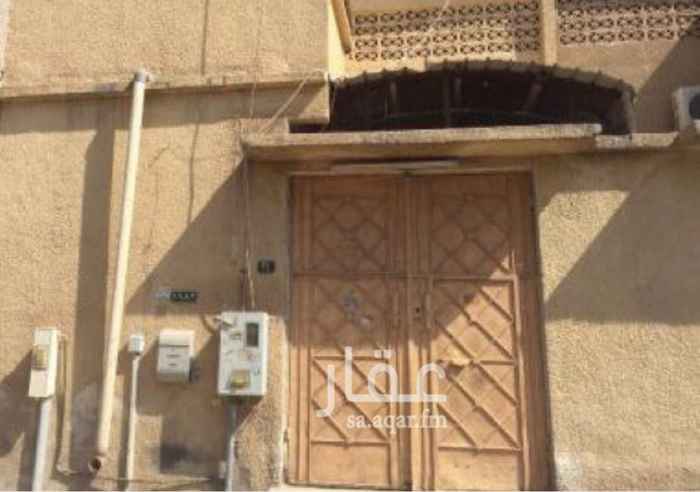 1458826 للايجار بيت شعبي في حى عتيقة عزاب
مكون من 10 غرف وحمامات ومطبخ
الايجار في السنة 20 الف
قريب من سوق عتيقة