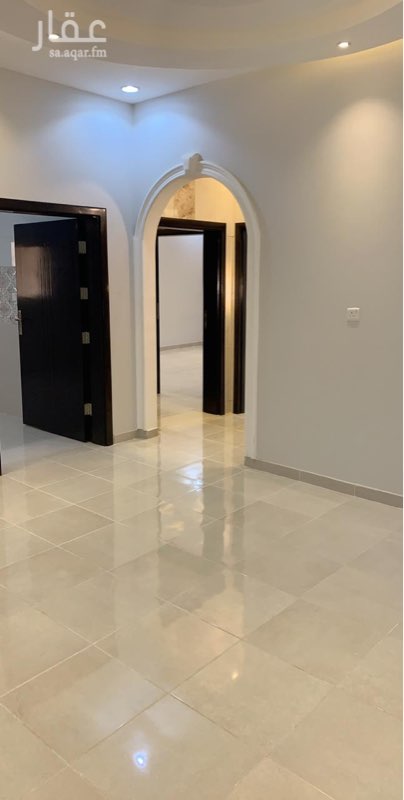 1641471 حي السنابل
شقه ثلاث غرف
ثلاث دورات مياه
دور ارضي
عريس الى طفل
٢١ الف دفعتين
الكهرباء عداد مستقل
شارع ٣٠م مواقف متوفره