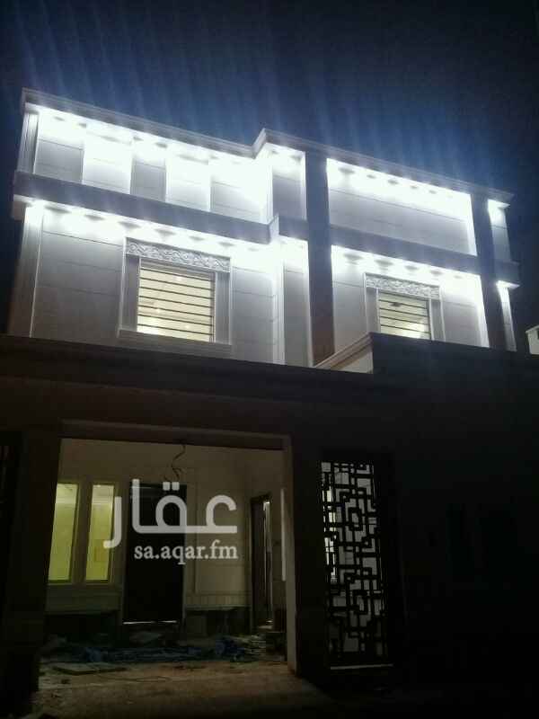 1296481 فيلا للبيع بحي الرمال التعمير درج داخلي وشقتين بناء شخصي وضمانات شامله يسعدنا تواصلكم. مكتب المالكي للاستثمار العقاري