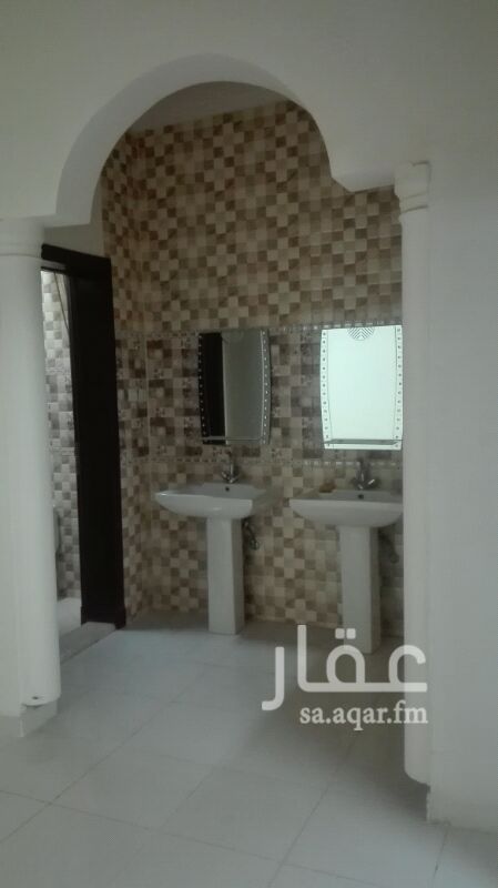 1410169 دور علوي للايجار بحي الرمال المربع الذهبي موقع ممتاز ثلاث غرف نوم ومجلس ومقلط عداد مستقل مستخدم نضيف 21الف دفعتين يسعدنا تواصلكم مكتب المالكي للعقارات