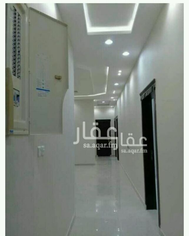 1720945 دور ارضي للايجار بحي الرمال التعمير شارع 20يتكون من مدخل سياره مشب مجلس رجال مقلط مجلس حريم صاله ثلاث غرف نوم الايجار 42الف دفعتين نستقبل عروضكم ونلبي طلباتكم