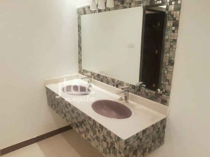 1436792 فله للايجار 375 متر ب50 الف ريال بالمونسية وبها غرفه سواق وخادمه 0590375128