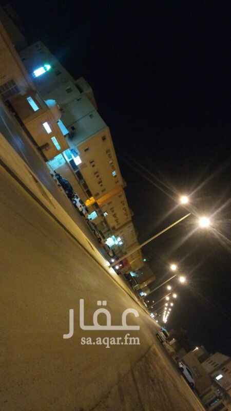 967315 محلات للبيع أو الاجار بحي سلطانه ببريدة مساحة المحل 30متر مربع فيه باب قزاز وسحاب رول سعر البيع 160 الف قابل للتفاوض