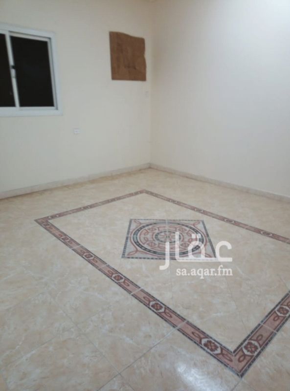 1391297 شقة دور ارضي خمس غرف للايجار