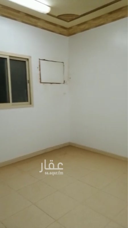1653626 ٣ شقق بالندوه تم تنزيل الحد ل ١٢ الف سنوي الدور الثالث ١٣ الف مع السطح الشقة منوه الساكن لا تحتاج شي وعلى شارعين وشارع وسيع لن تعاني من المواقف لان الموجر شارعه لحال بيت ملك سكن وليس عماره