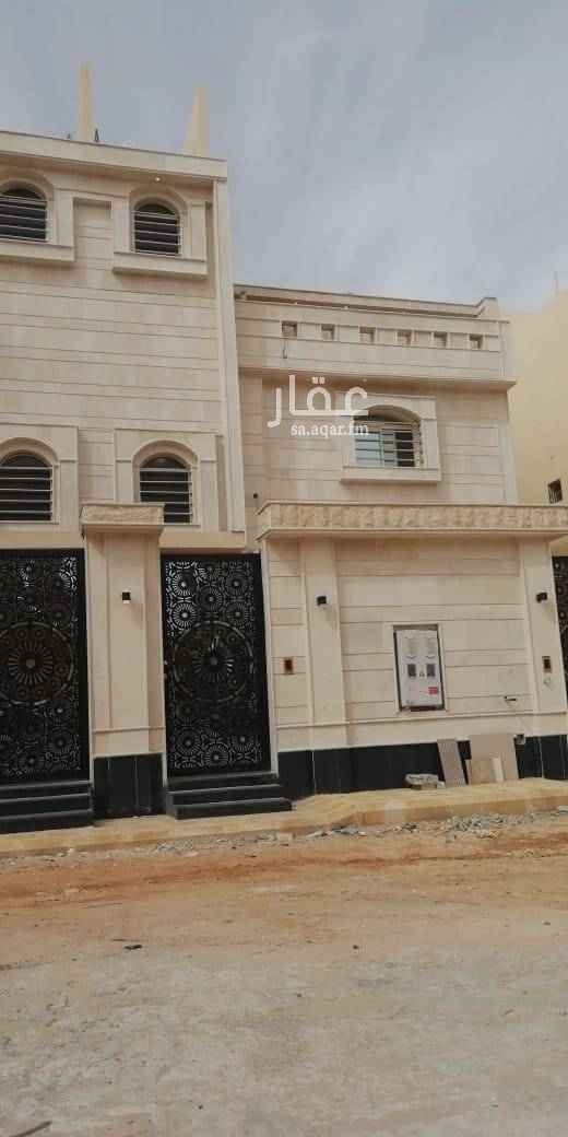 1499908 فيلا للبيع درج صاله ومؤسسه لشقه في السطح مساحه (321)متر...الفيلا مفصوله مستقله جديده عمرها سنه بانيها المالك له شخصياً وساكن فيها في الدور الثاني جاهزه بارقى التشطيبات والجبوس إلا الدور الأول الاستقبال باقي في التليوس موقع ممتاز شارع واسع قريب الخدمات بجميع انواعها من جامع ومدرسه وخدمات عامه وعليها جميع الضمانات من المالك نفسه بالنقد والتقسيط ويوجد لدينا تسديد مديونيات وتوفير الدفعه ومتابعة جميع البنوك 0557740478
ملاحظه هااامه :
سعرها ٩٠٠ الف لمن يرغبها جاهزه أو كما هي ٨٤٠ ألف ريال