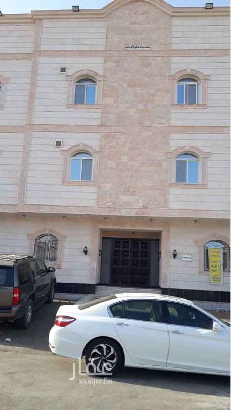 1732413 شقه كبيرة للايجار 5 غرف
الموقع ( خليص ، خلف متاجر العطاء )
مكونة من مدخلين
2 مجالس رجال ونساء
3 غرف نوم
1 مطبخ
1 صاله
4 حمامات
المبلغ المطلوب (20,000 ) ريال سنوي
للتواصل :
علي
0569434734