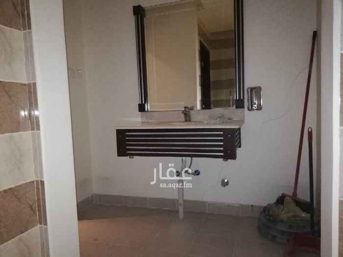 1398319 مطل علي طريق ابوبكر
مكيف
بوفيه
مقسم الي ٥ غرف مكتبيه