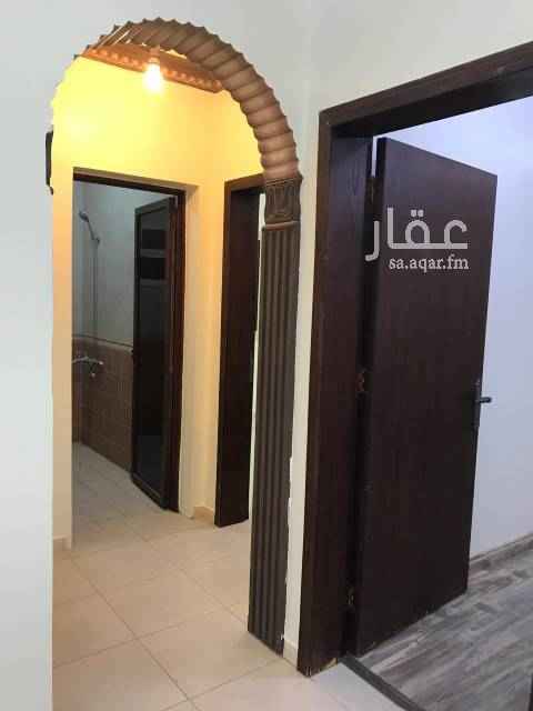 1689050 * للإيجار*
شقه أرضية ⬇️
عبارة عن ثلاث غرف وصاله ودورتين مياه ومطبخ راكب وقراج وثلاثة مداخل
جاهزه ومعمول لها صيانه كامله بويه وكهرباء وسباكة
لمعرفه الموقع الأصلي التواصل على الواتس اب فقط وشكراً