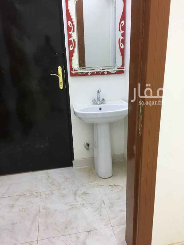 1699915 شقه مع سطح ثلاث غرف وصاله في عمارة جديدة كهرباء مستقل