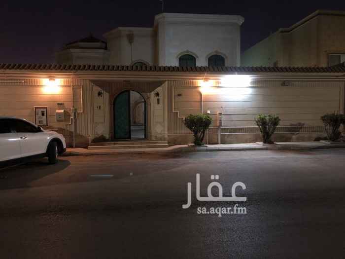 1512580 الفيلا على شارعين ويوجد حوشين ويوجد ثلاث مجالس و مقلط