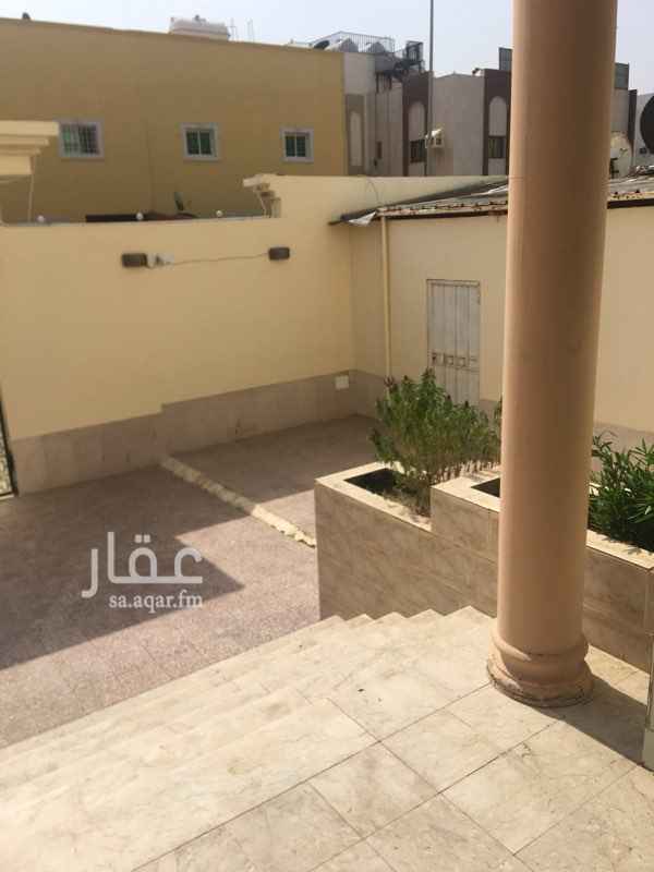 1387070 دور من فيلا للايجار مدخل مستقل مع حوش
وغرفه سواق