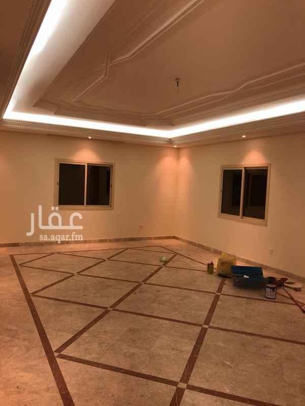 1588190 فيلا للايجار في حي النعيم مكيفات مركزي ومطبخ راكب
كل غرفه نوم بحمام 👍👍👍👍