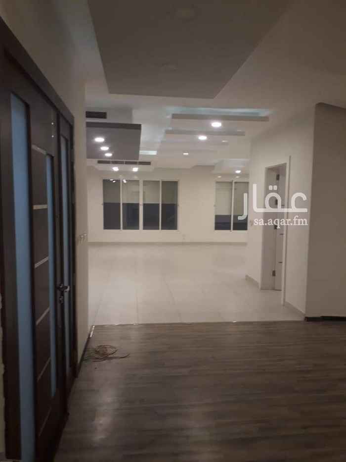1657737 فيلا للايجار حى المحمديه تكيف مركزى حوش مدخل سياره