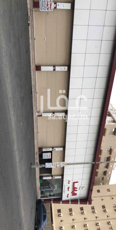 1440939 محلات للايجار السنوي على مدخل حي الرايه شرق الخط السريع بجده ، المحلات على شارعين وتم التأجير منها اكثر من فتحه مساحات المحلات كبيره والي يميزها انها على مدخل الحي وكذالك مافي محلات قريبه منها غير صيدلية النهدي والحي محتاج لمحلات سوبر ماركت-مطعم-مكتبه-مغسلة ملابس-بنشر.وغيره كثير