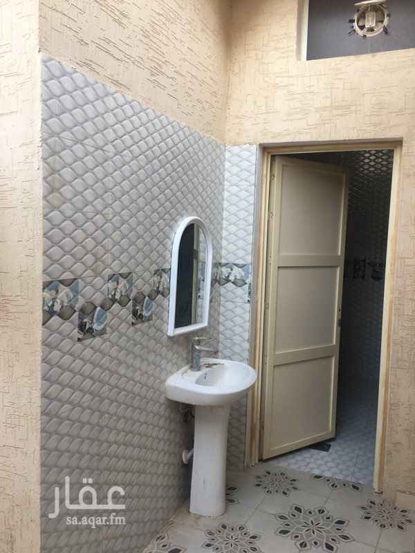1754015 استراحة عزاب لليجار عباره عن مدخل سياره مشب ومجلس ومطبخ المكيفات راكبه والمطبخ راكب كذالك تلفزيون راكب الماء والكهرباء على المالك