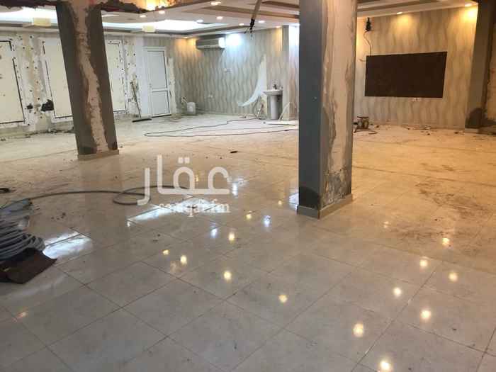 1507669 محل كبير قريب الحلقة يصلح مستودع او ثلاجة خضار او تموينات مساحة كبيرة به دورات مياه ومكيفات سبلت راكبة وعداد مستقل 100 امبير