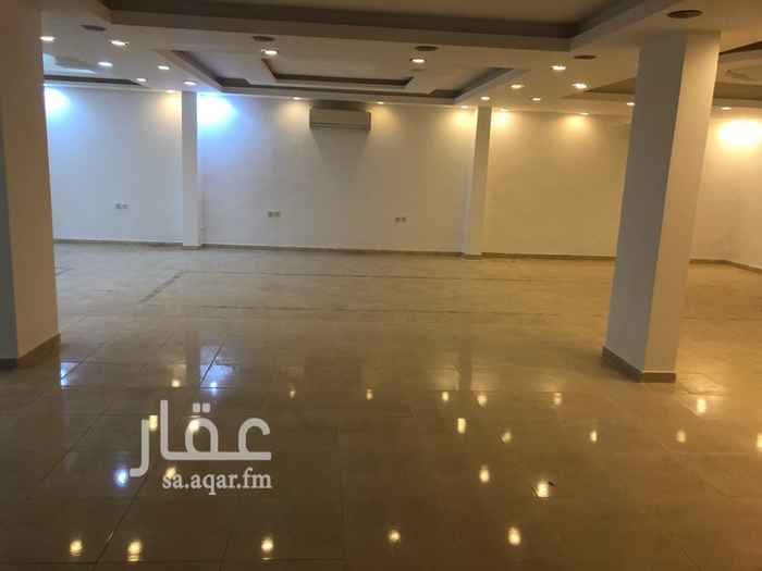 1507669 محل كبير قريب الحلقة يصلح مستودع او ثلاجة خضار او تموينات مساحة كبيرة به دورات مياه ومكيفات سبلت راكبة وعداد مستقل 100 امبير