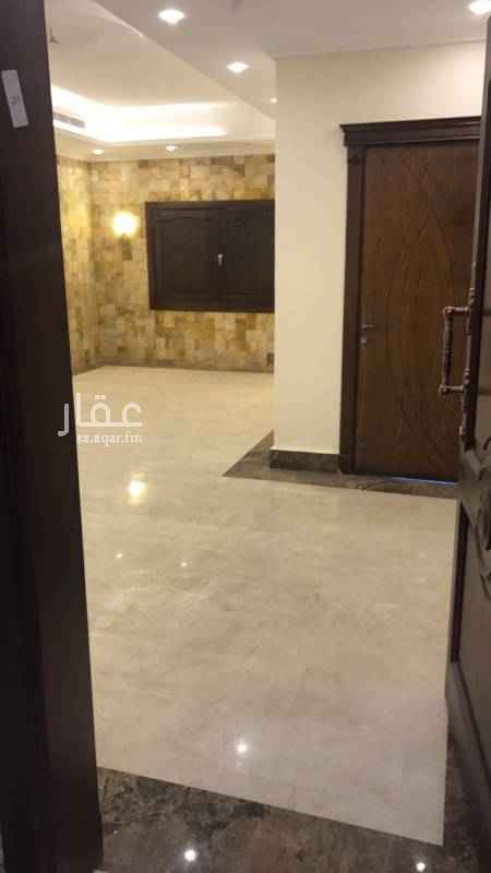 1584657 شقه ٣غرف وصاله و٣حمام ومطبخ مع غرفه سايق وخادمه الشقه بدون درج مطبخ وبدون مكيفات الموقع المرفق غير دقيق عالواتساب موجود