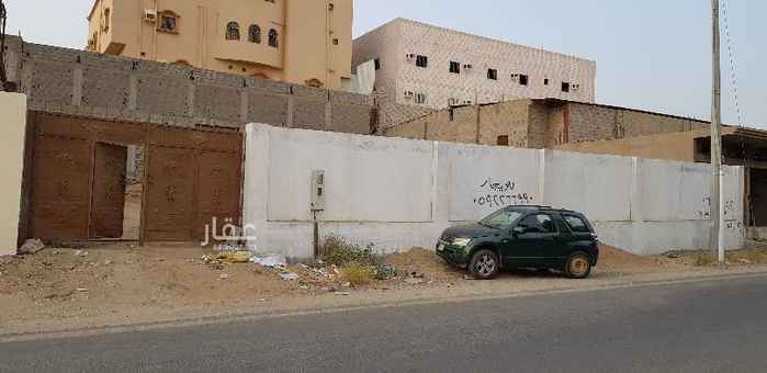 1680166 أرض استثمارية تجارية على شارع ٣٠
الموقع الحرازات بالقرب من مثلث العمال على نفس شارع محطة سبأ
والمؤدي إلى شارع الاستراحات
واجهتها جنوبية مساحتها ٧٨٠ م مربع
بها غرفتين وحمام وعداد كهرباء سعة ١٠٠ أمبير
السعر ٤٥٠٠٠٠ ريال
