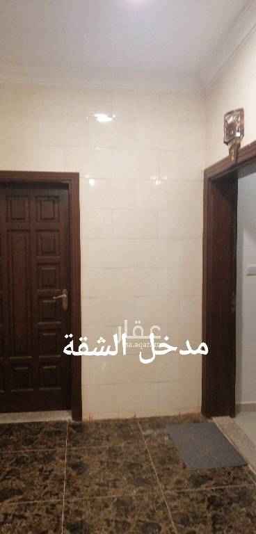 1764129 شقة فاخرة للإيجار نظيفة مكونة من ثلاث غرف وصالة و٢حمامات ومطبخ تبعد من المطار الجديد ٤دقايق ومن الدفاع الجوي ٣دقايق ومن القاعدة الجوية ٤دقايق بسعر ١٥٠٠﷼شهري