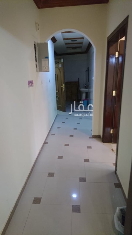 1652076 شقه غرفتين نوم صالة مجلس مقلط دورتين مياه غاز مركزي مجاني عماره نظيفة موقع ممتاز مخرج مباشر الدائري