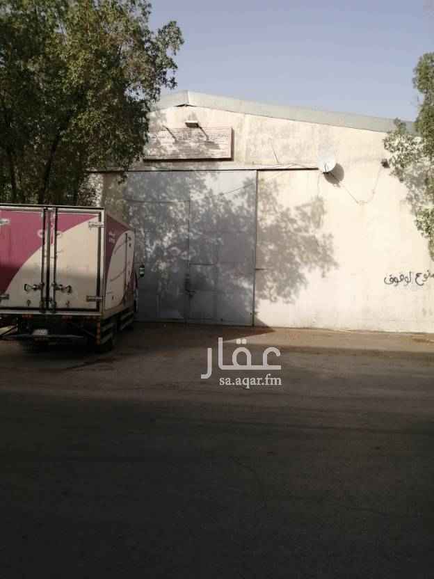 1689461 مستودعين بجانب بعض للايجار مساحة كل واحد 400 متر كل مستودع فيه غرفة حارس ومكتب داخلي
قيمة ايجار المستودع الواحد 60000 ريال دفعتين
يوجد نظام الدفاع المدني للحريق لكلا المستودعين