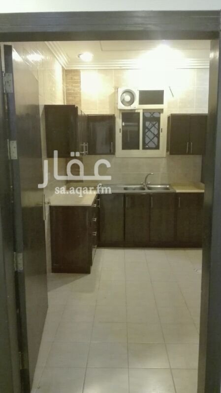 1501451 شقة للإيجار عزاب حي الملقاة
شارع الا ماسي
غرفتين وصالة ودوره مياه ومطبخ منعزل
راكب مكيفات اسبليت ومطبخ
تشطيب ممتاز
راكب مصعد