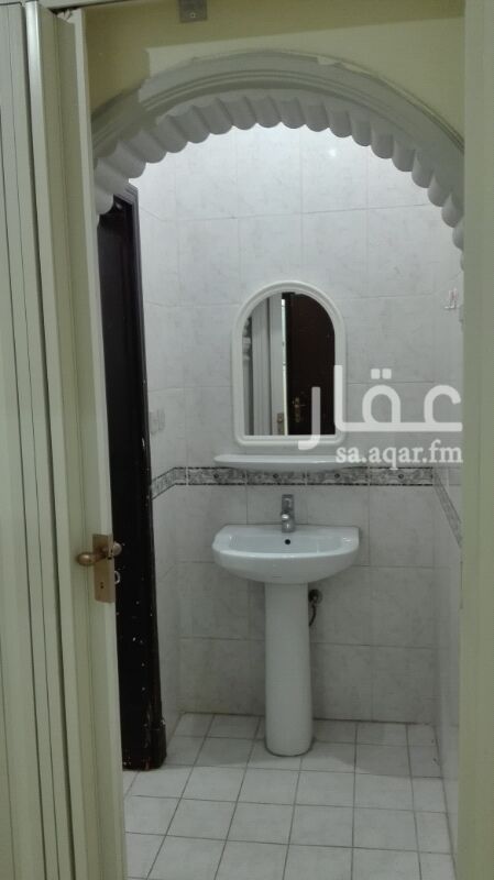 1504671 شقة للإيجار عوائل حي العقيق
شارع عبدالله بن شهوين
غرفة وصالة ودورة مياه ومطبخ
وطرقة وسيعة 3متر(في)3متر....
راكب مكيفات ومطبخ
تشطيب سوبر لوكس