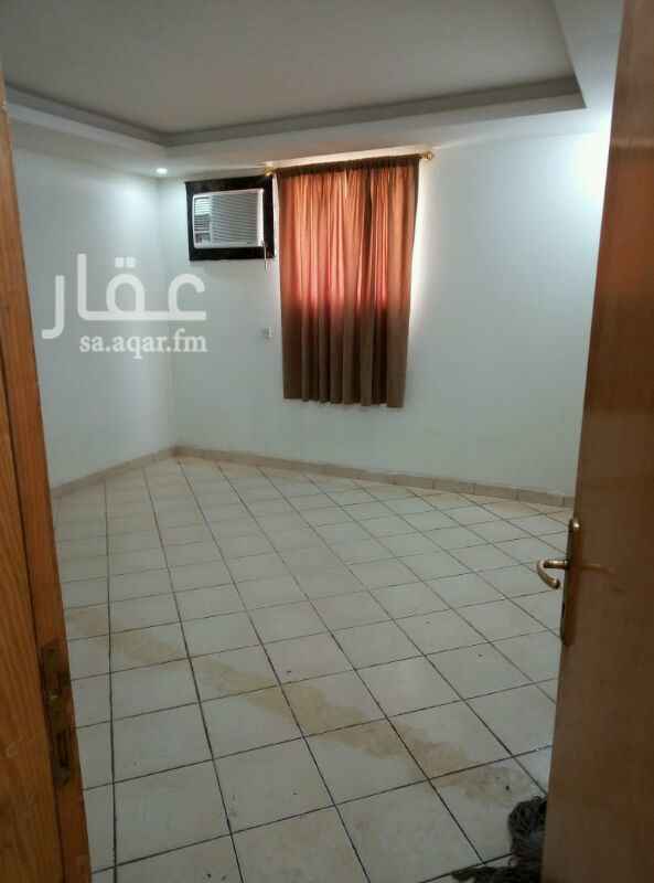 1598794 شقة للإيجار فندقية (عوائل، عزاب)
حي الفيحاء شارع هارون الرشيد
غرفة ودورة مياه
راكب مكيف
تشطيب ممتاز جدا
العمارة بجوار جميع الخدمات