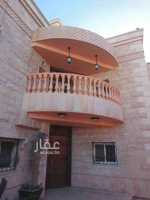 1639550 فيلا للايجار في حي المرجان
250 متر
3 صوالين و صالة و مطبخ .
4غرف نوم وصاله منهم 2رئيسية .
ملحق غرفة كبيره و حمام و غرفة غسيل .
بالحوش غرفة سواق بحمام