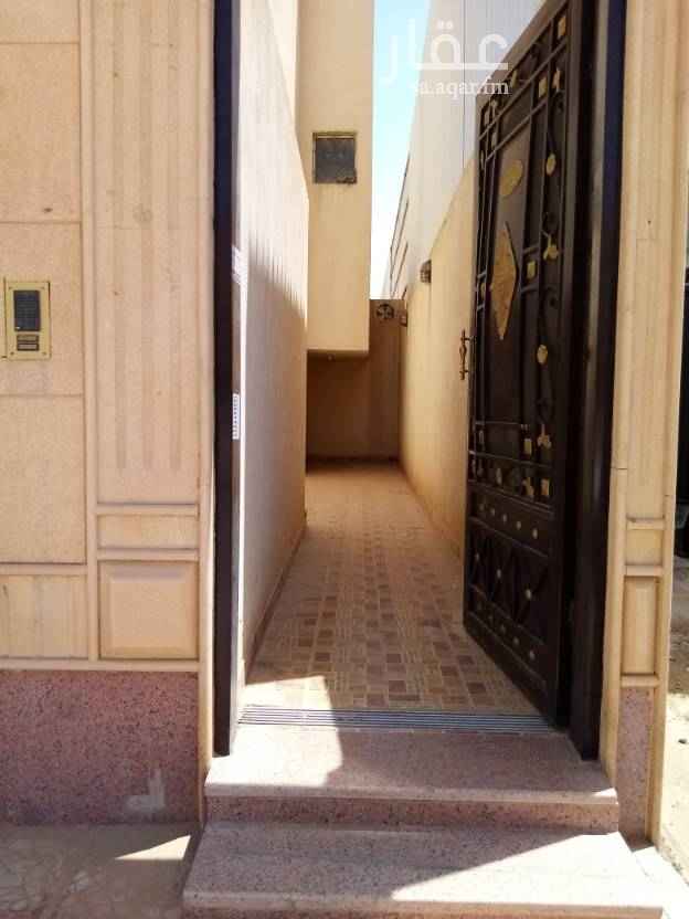 1701009 دور علوي للإيجار بحى المونسيه مدخلين مجلس ومقلط وصاله ومطبخ راكب و٣ غرف نوم ودورتين مياه عداد كهرباء مستقل