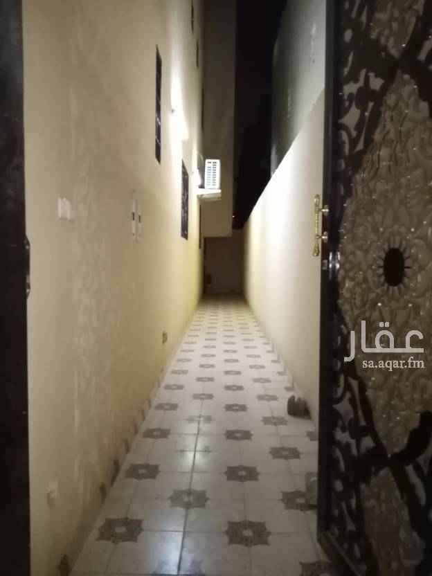 1756348 شقة للايجار بحي المونسيه قريبه من جميع الخدمات دور أول مدخلين ٣ غرف وصالة ومطبخ ودورتين مياه عداد كهرباء مستقل ومساحة الغرف واسعة