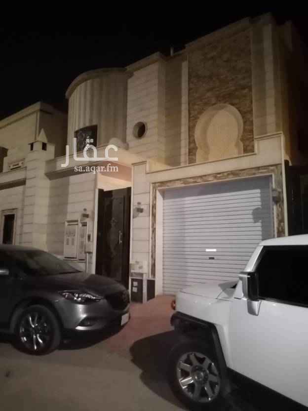1758251 شقة للايجار بحي الرمال الخنيني دور أول مدخلين ٣ غرف وصالة ومطبخ راكب ودورتين مياه عداد كهرباء مستقل ومساحة الغرف واسعة ومعها غرفه حارس