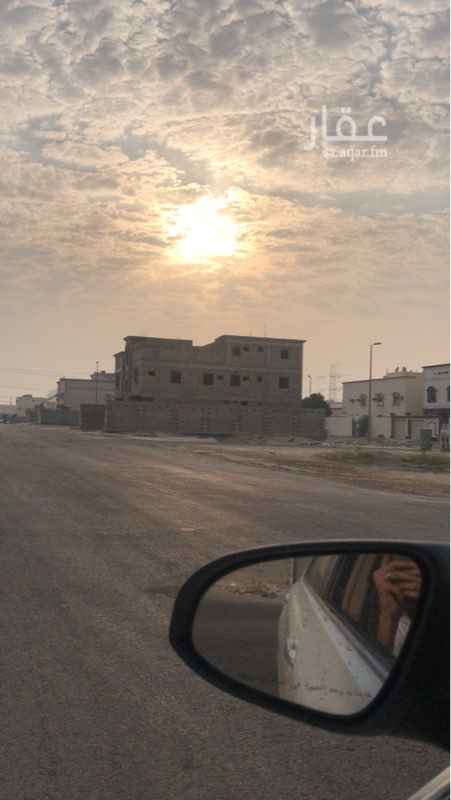 1297398 السلام عليكم ورحمه الله ، عماره خمس شقق عظم للبيع مساحه 500م الشارع ٣٥ العنوان ضاحيه الملك فهد بالدمام الحي السابع اللياسه 80 ٪ من الداخل السباكة 80٪ الكهرباء الطبالين و علب الأفياش 60٪ المجاري 90٪ المبلغ المطلوب 900.000 قابل لتفاوض لصامل فقط اسقف الغرف مليسه للمعلوميه ع شارعين