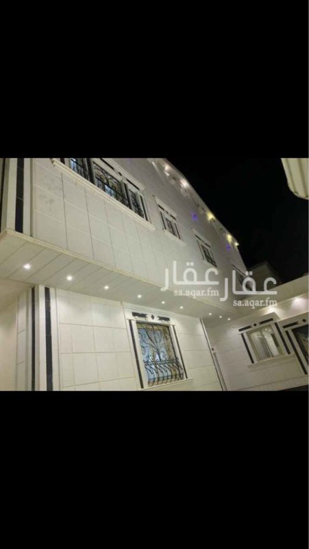 1262577 فله مساحة ٤٠٠ م حي هادي ومريح في ظهرة لبن حجر شغل مودرن واجهه حجر ابيض جنوبي والحوش يكفي سيارتين
درج بالصاله ويوجد غرفه للسواق
مجلس رجال + مقلط رجال + غرفه متعدده الخدمات + مجلس نساء + صاله + غرفه نوم مع ماستر بحمامه + ٢ غرفه نوم اطفال + غرفه خادمه بحمامه + حوش بالسطح + مشب خارجي + مطبخ مع مستودع خارجي + ٥ حمامات + شقتين مستقله
للمراسله واتسب 0593177772 ابو بسام
الاجار بالكامل ٥٠ الف ريال دفعه كامله